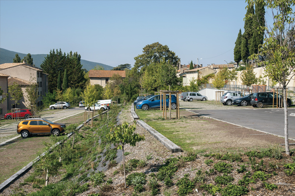 #56 – Espace Roux : parc de stationnement et promenade – Dieulefit