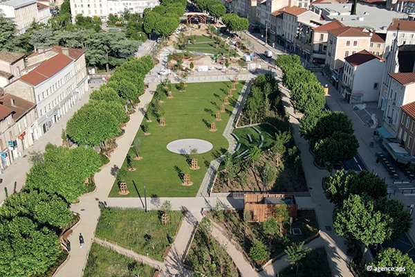 Boulevards et place Jean Jaurès à Romans-sur-Isère